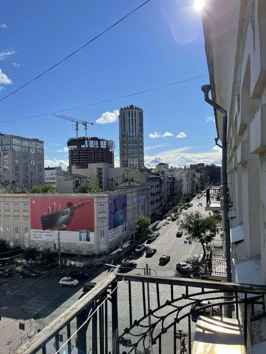 Посуточно трёхкомнатная квартира возле Гулливера центр