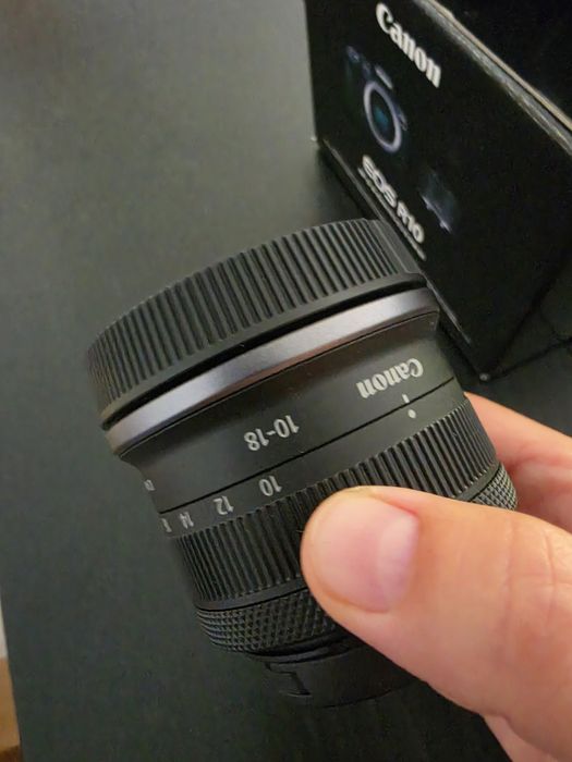 Objetiva Canon RF 10-18