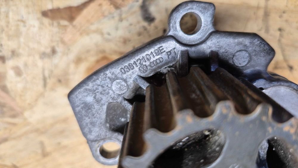 Bomba de água ORIGINAL AUDI/VW REF: 038,121019E  para 1.9TDI e 2.0TDI