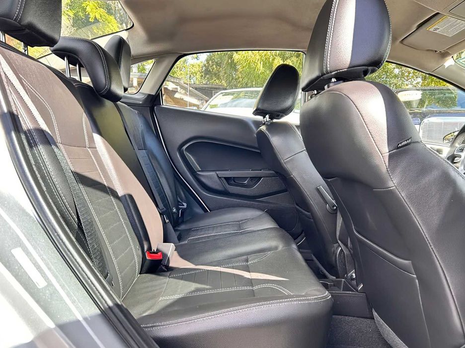 Ford Fiesta Titanium      2015