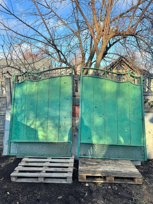 Продам металеві ворота, забор та калітку