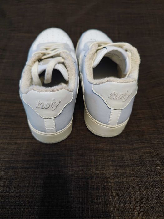 Женские Итальянские кожаные кроссовки THE WORLD IS YOURS 01(39р.25см.)