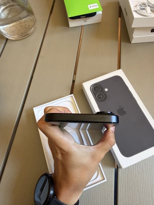 iPhone 16 - 128GB | Preto