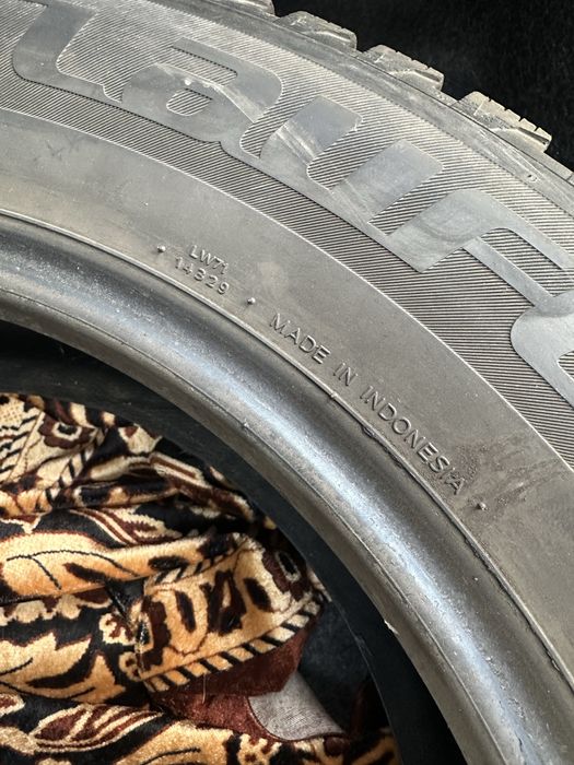 Коплект зимних шин 17 р 225/60