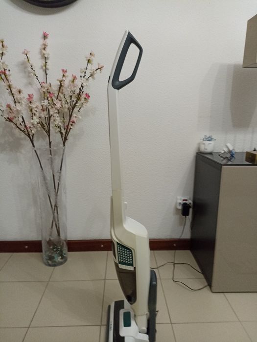 Aspirador vertical como novo 2 em 1