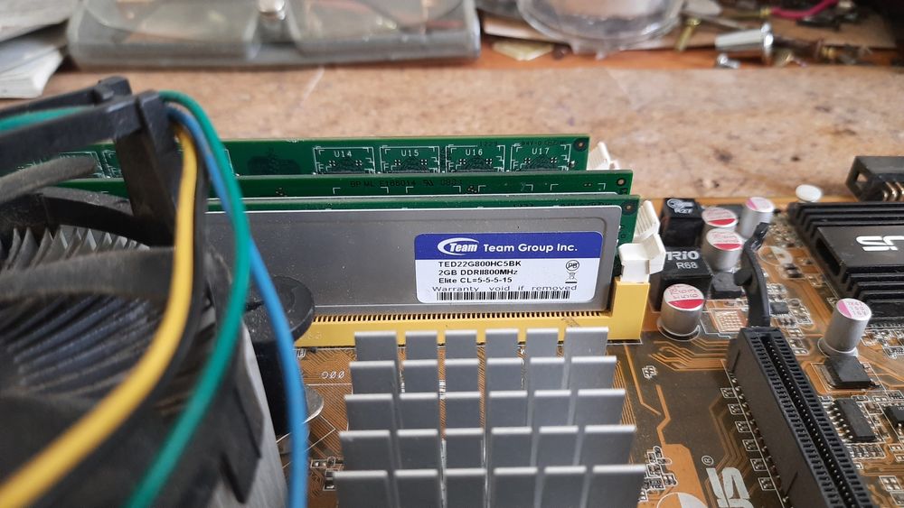 Матерінська плата комп'ютера.