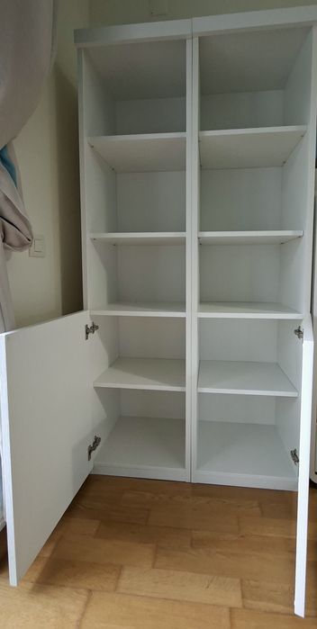 Estante de quarto de criança