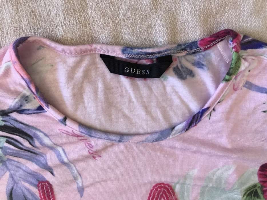T-shirt Guess