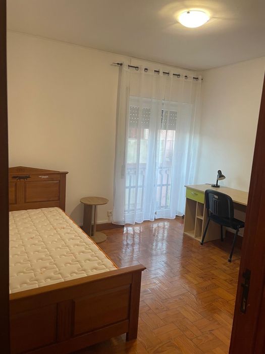 Alugua-se quartos em Coimbra em apto T3