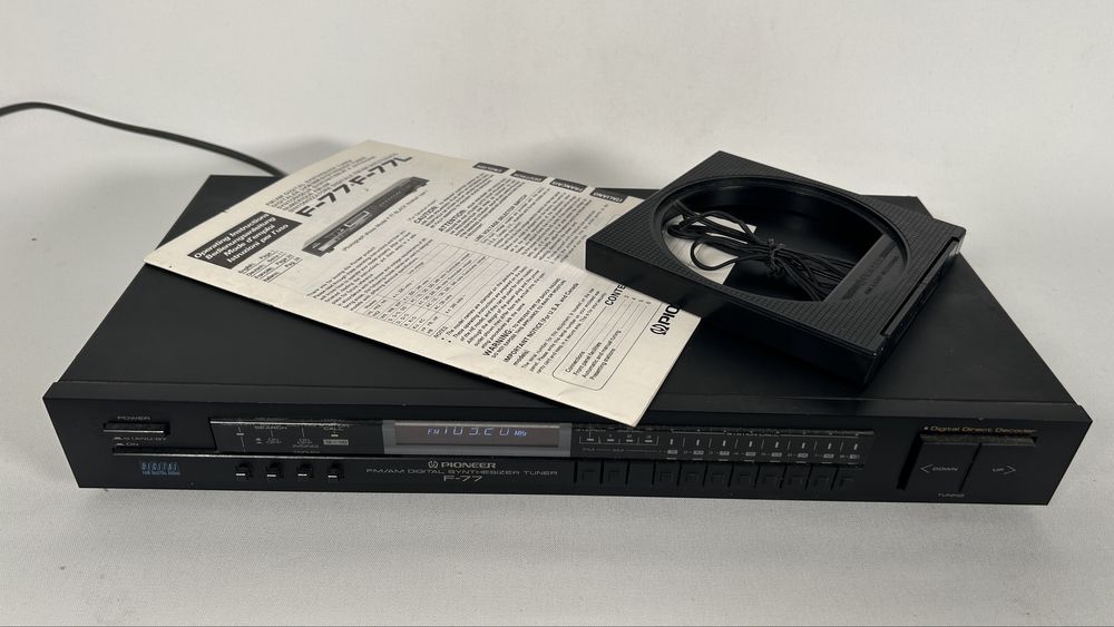 Rádio Pioneer F-77