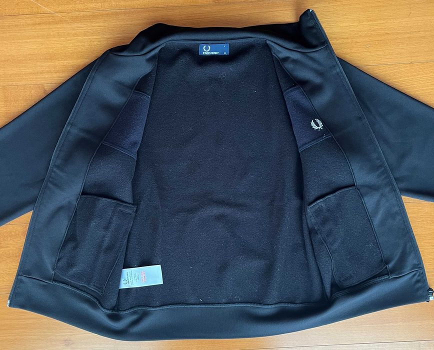 Casaco da Fred Perry - Interior cardado - Senhora - Tamanho M - Preto