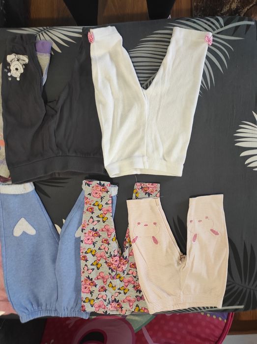 Zestaw spodni dla dziewczynki rozm 74