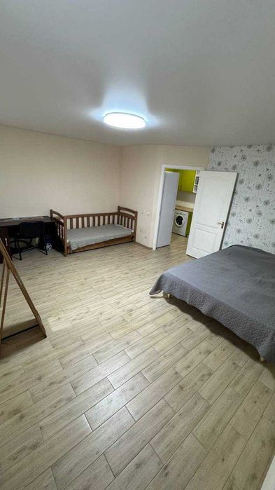Продам 2  кімнатну квартиру з евроремонтом вул. Коксовая 16