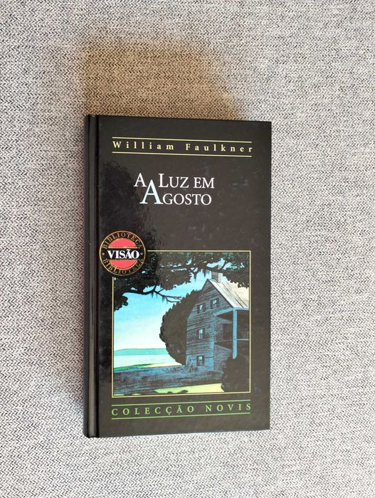 Livro "A luz em Agosto" de William Faulker
