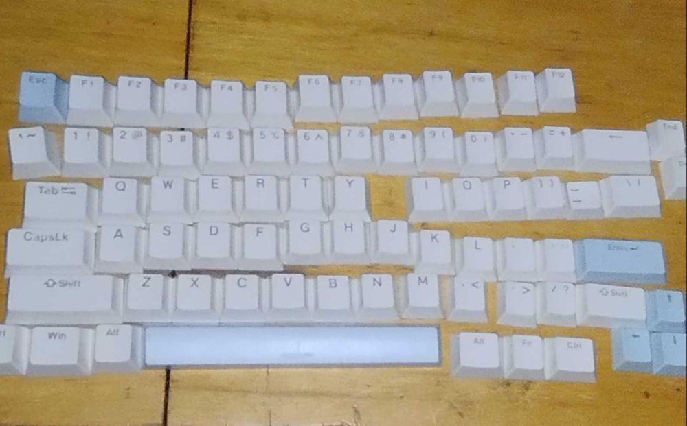 Klawisze do klawiatury 75% biało niebieskie