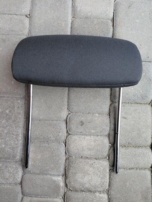 Підголовник Опель Астра h