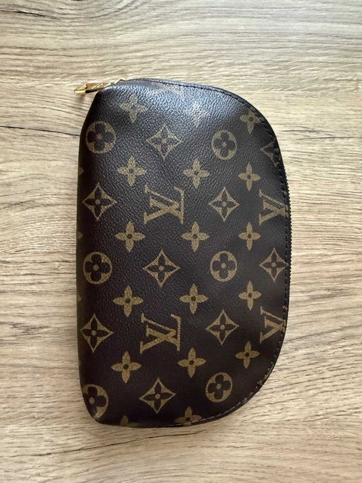Косметичка в стилі Louis Vuitton