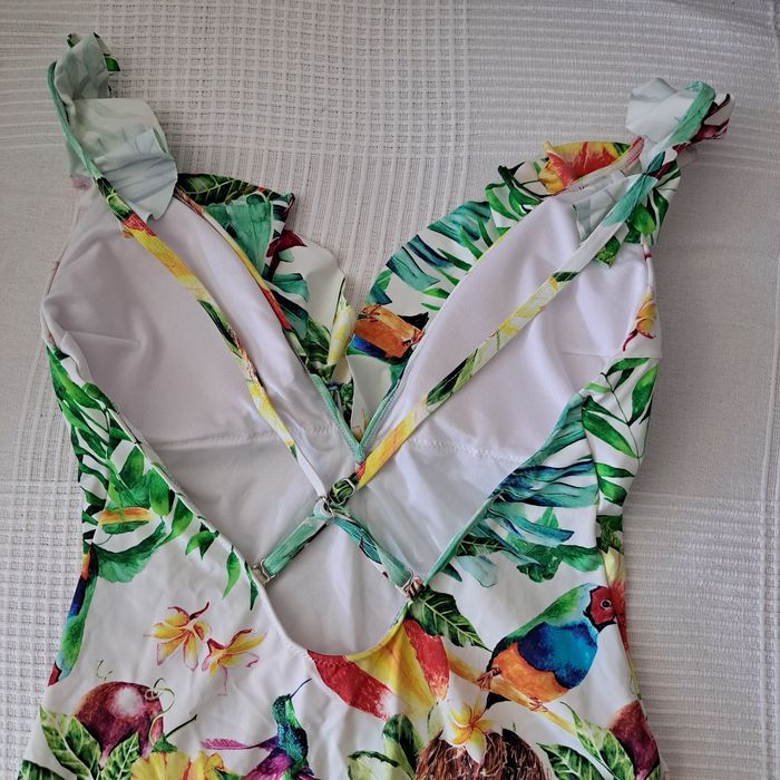 Fatos banho novos folhos alças M/L