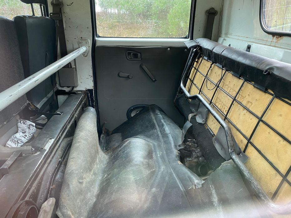 Nissan Cabstar avariada