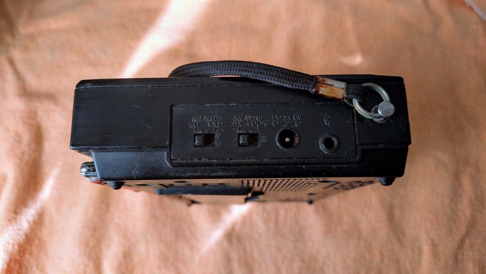 Radio Portatil Raro Panasonic RF-B40 FM/LW/MW/SW