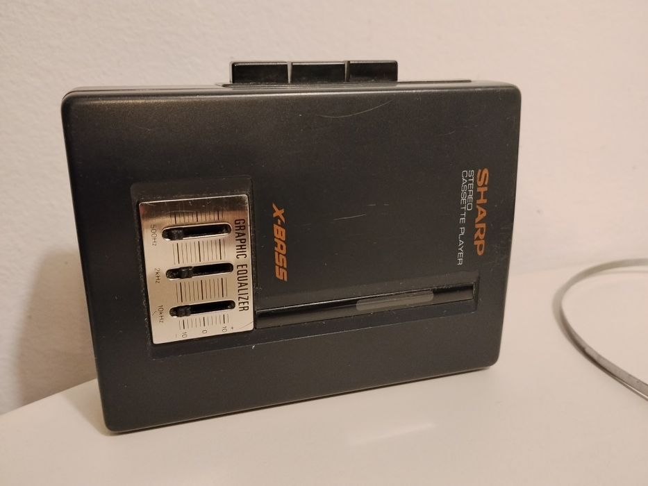 Zestaw Walkman Sharp plus słuchawki sprawny