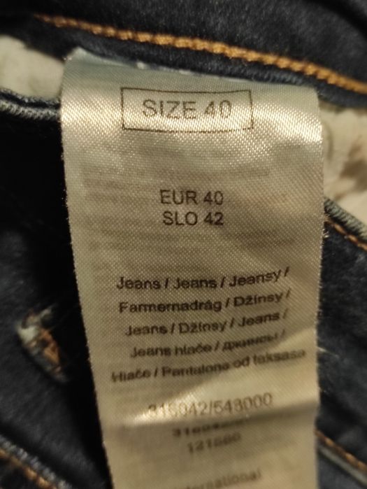 Używane jeansy z przetarciami Orsay r. 40