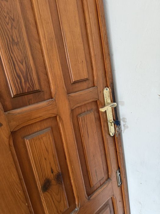 Продам двері вхідні натуральна сосна