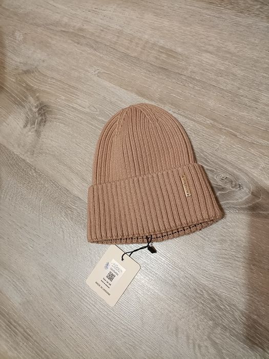 Шапка гарної в'язки Нова