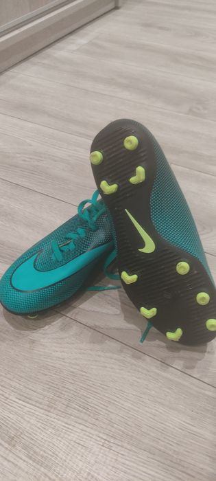 Nike бу в хорошій якості. Розмір 38