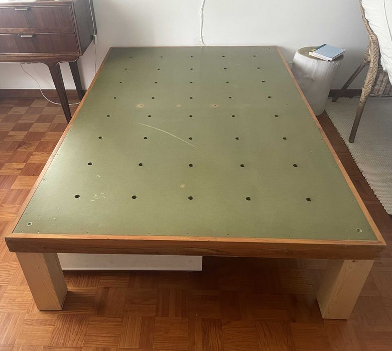 Cama de corpo e meio com colchão — 185 x 115 cm