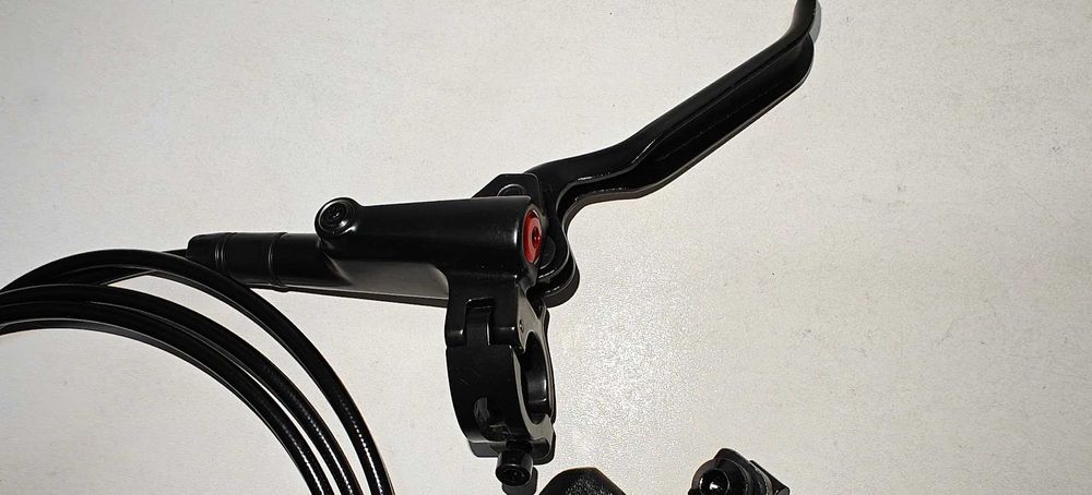 Hamulec hydrauliczny tylny