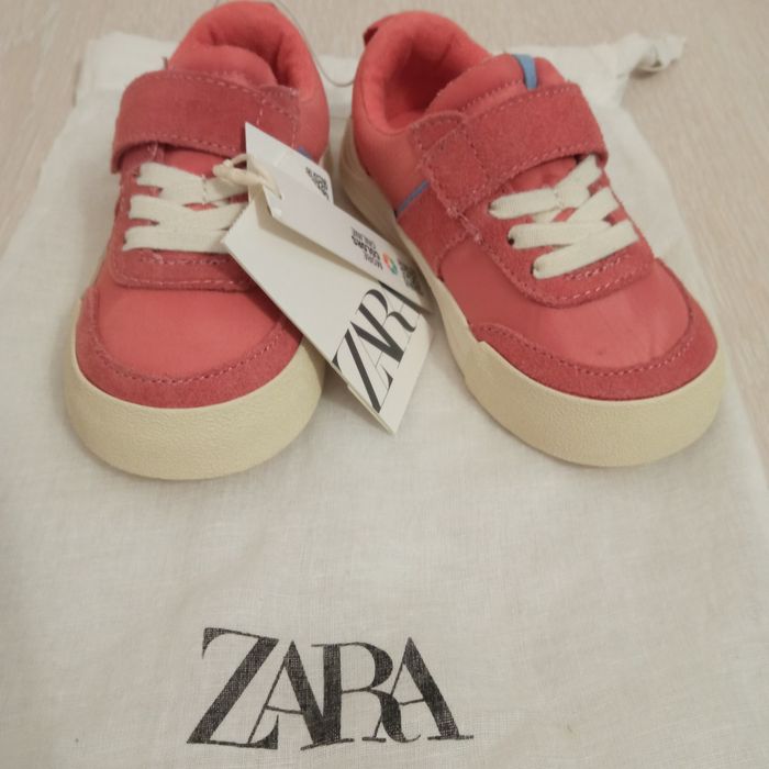 Кросівки снікерси Zara. Розмір 23.