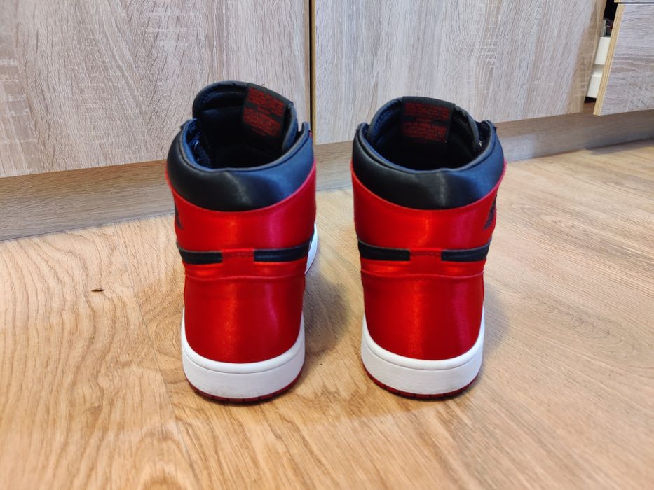 Air Jordan 1 Satin Bred 43