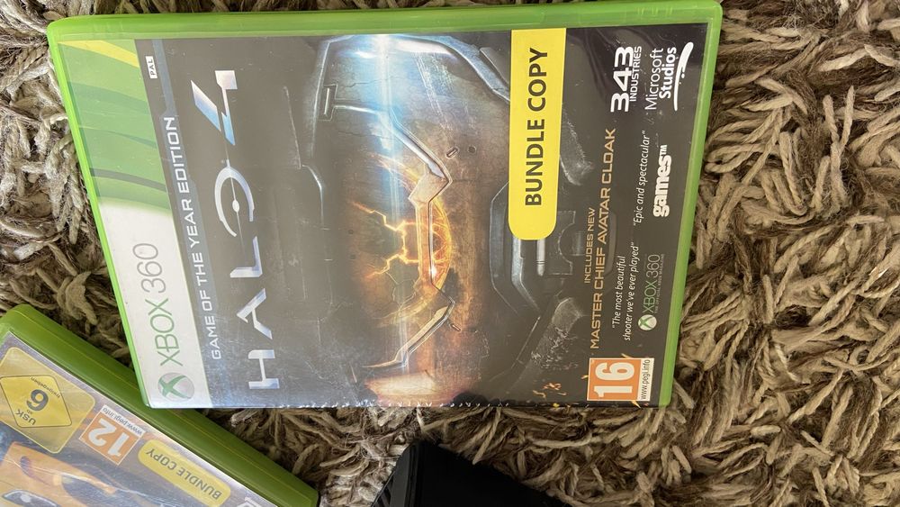 Selling Xbox 360 Console (Complete Set)64171705892866123