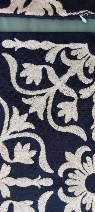 Almofadas bordadas ponto seda - origem Dubai