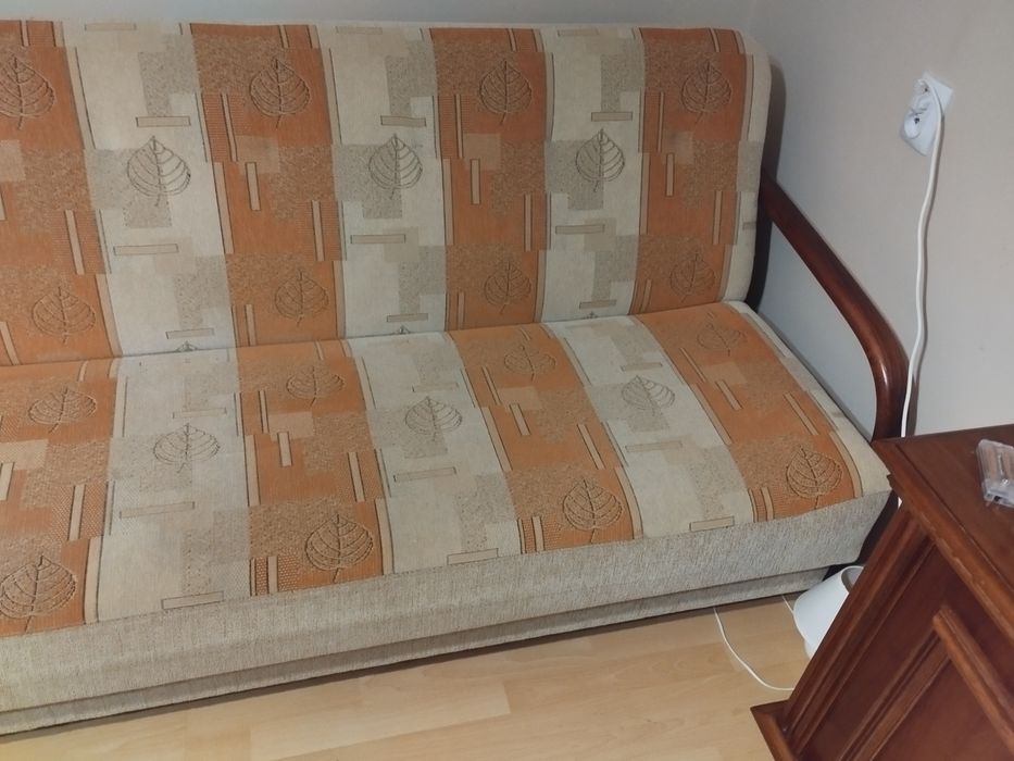 Wersalka solidna używana