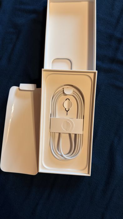 Apple iPhone 16 Pro Max – Como Novo (Garantia e Acessórios)