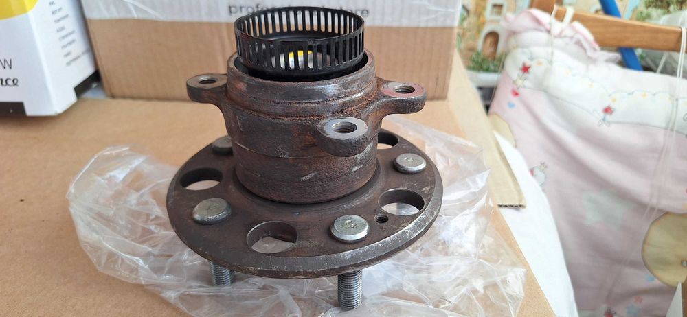 Подшипник ступичный на Kia ceed Hyundai i30