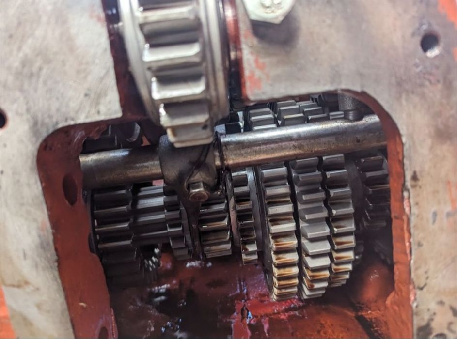 КоРоБка пеРедАч КПП мТз 80 82 Коробка перемены передач МТЗ-80  892 952