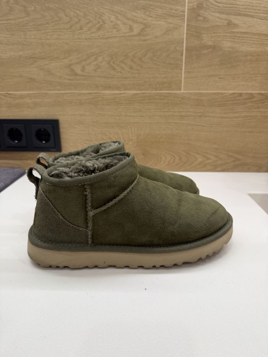 Замшеві ботинки Ugg