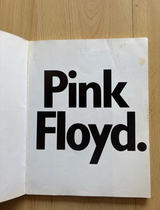 Livro “Pink Floyd - A Visual Docummentary By Miles