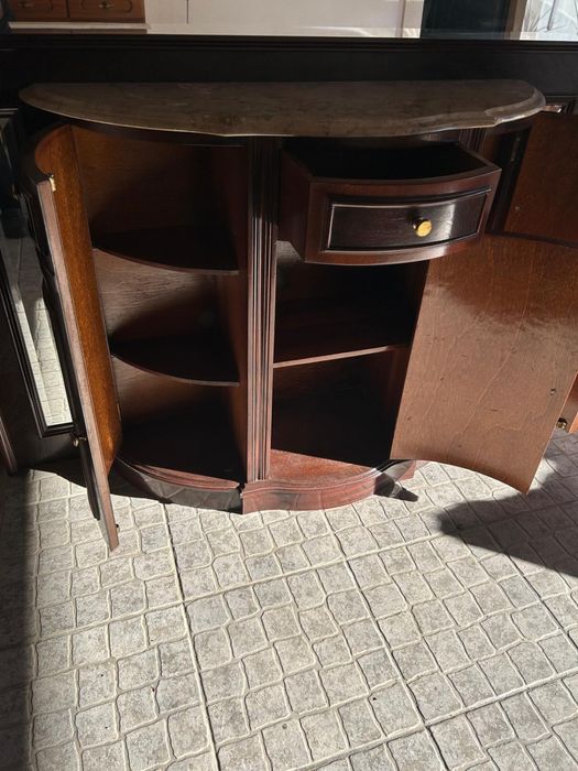 Sapateira  de corredor em optimo estado