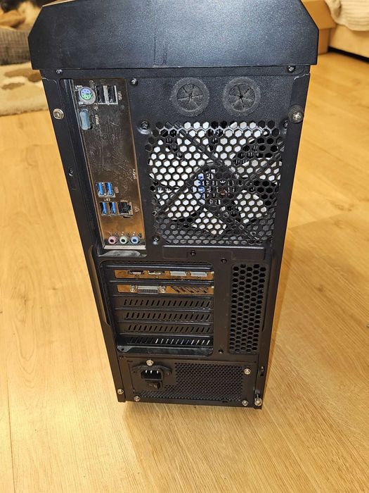 Komputer Asrock Z97 i7_4790 32GB SSD250GB HDD 320GB Radeon R9 390 8 GB