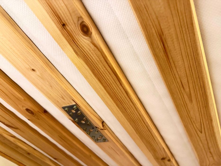 Łóżko Ikea Kura plus dwa materace plus lampka