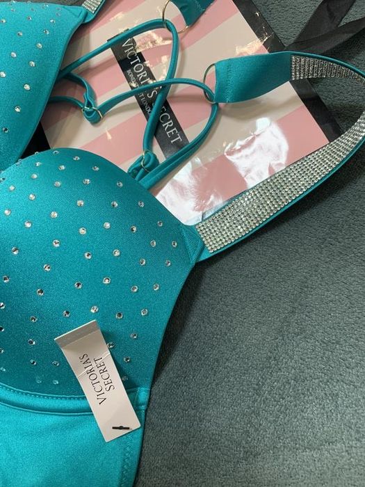 Victoria's secret шикарний купальник прикрашений камінням 80а