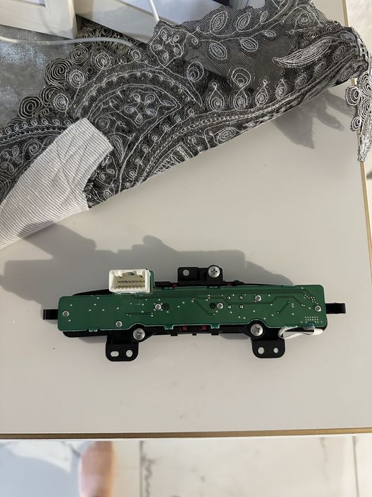 Аварійна кнопка Mitsubishi Lanher X