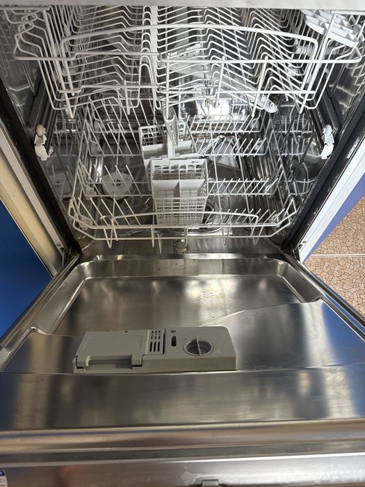 Indesit посудомийка