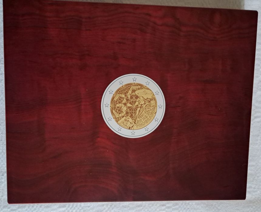 23 Moedas UNC de 2 € de 2022 "35 Anos Erasmus" em Estojo Leuchtturm
