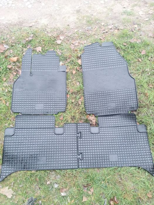 Продам коврики Сценик 2