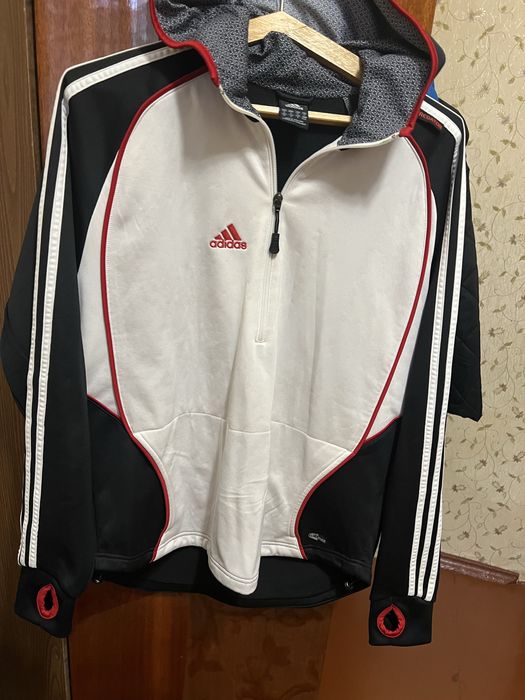 Спортивный свитшот